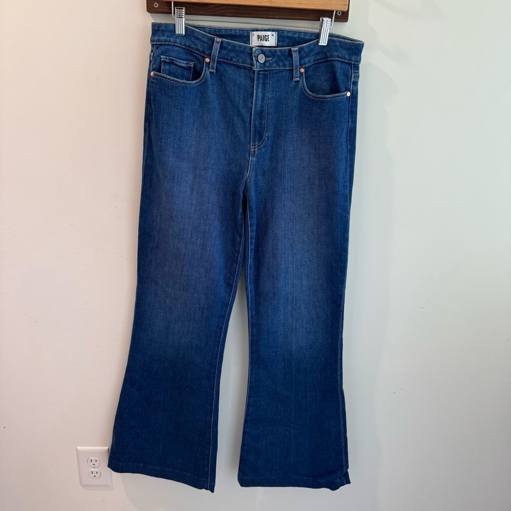 Paige Genevieve Mid Rise Flare Jeans Medium Blue Wash Size 31‎